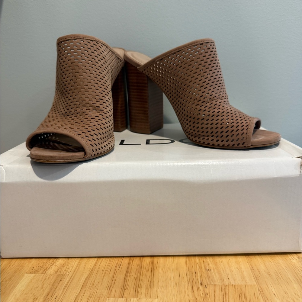 ALDO Tan Open-Toe Block Heel Mules - Picture 2 of 7